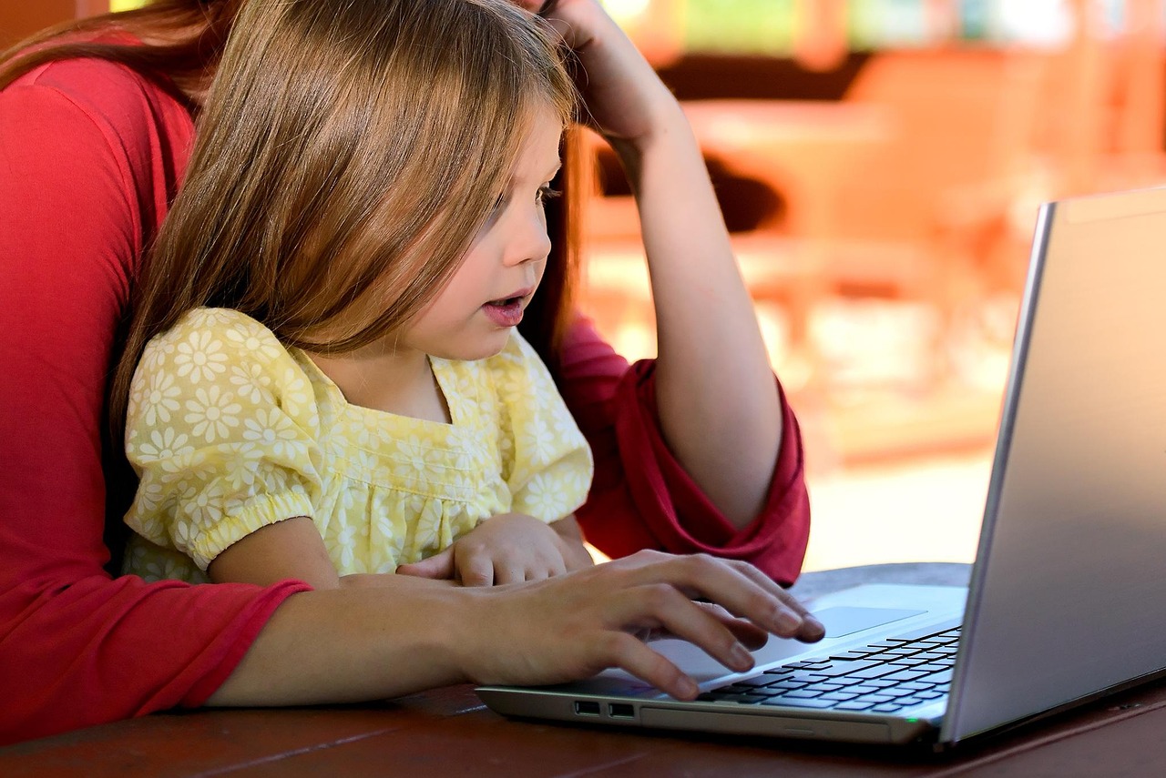 Parenting overwhelm. Why parenting feels so hard. Coping with parenting stress.